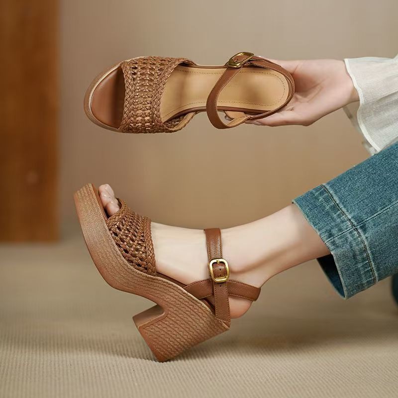 Platform Sneakers Chunky - Elegante gevlochten damessandalen met hoge hakken